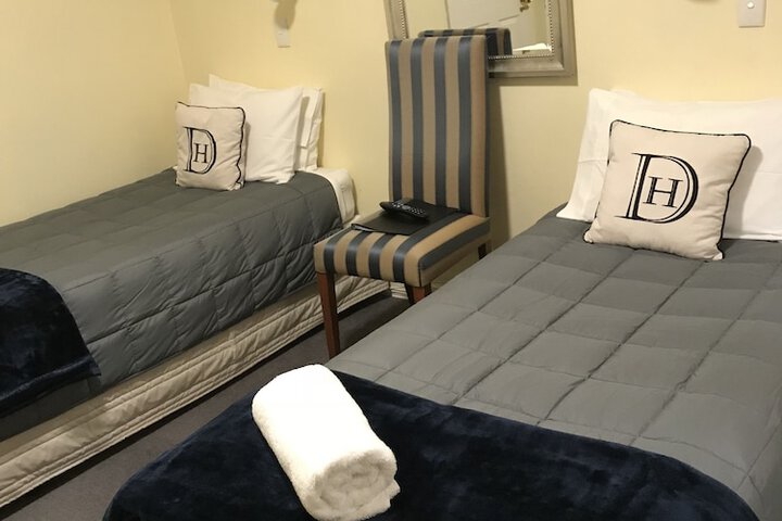 Room 6 of 43