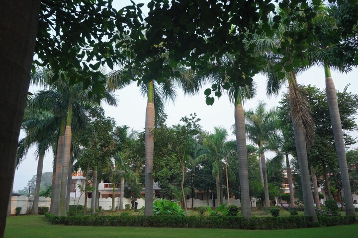 Hotel Exterior 78 of 81