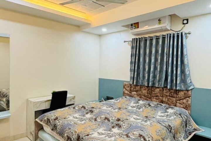 Room 12 of 21