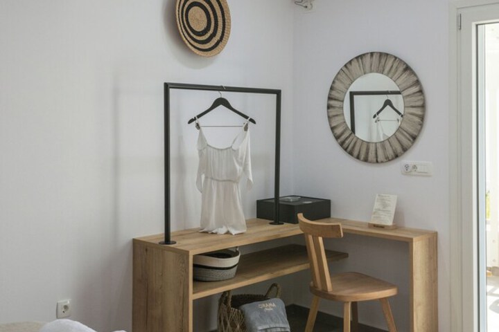Room 13 of 37