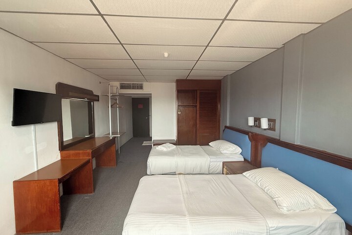 Room 34 of 86