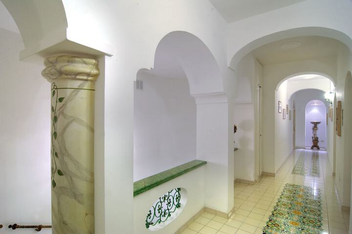 Ballroom/Hall 109 of 116