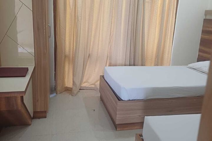 Room 14 of 39