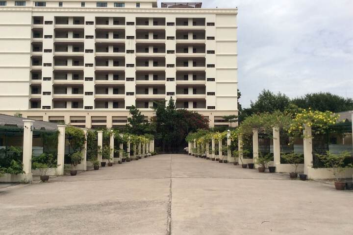 Property Grounds 18 of 20