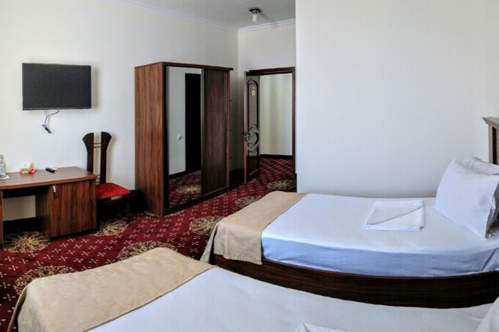 Room 5 of 32