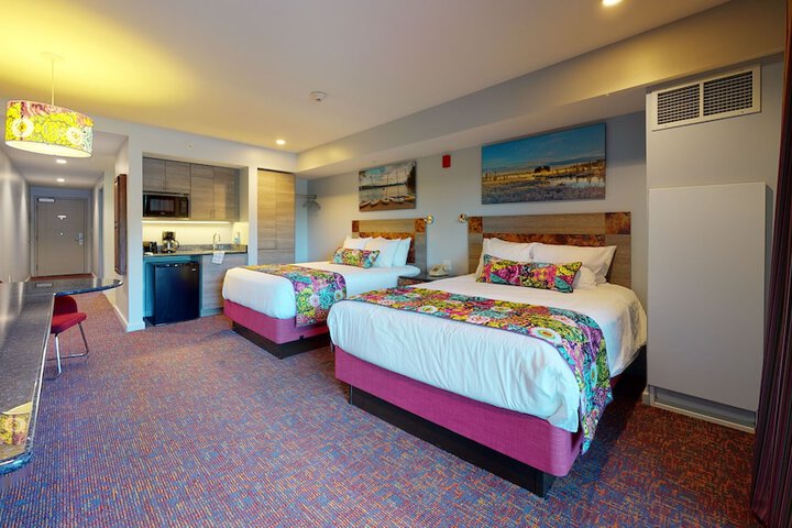 Premier 2 Queen Beds Accessible (25 of 40)