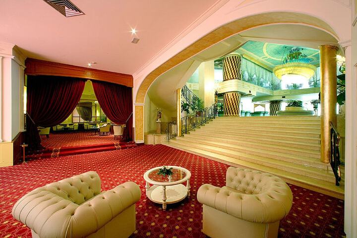 Hotel Lobby