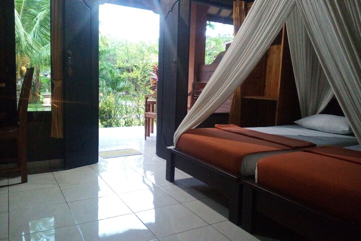 Room 8 of 121
