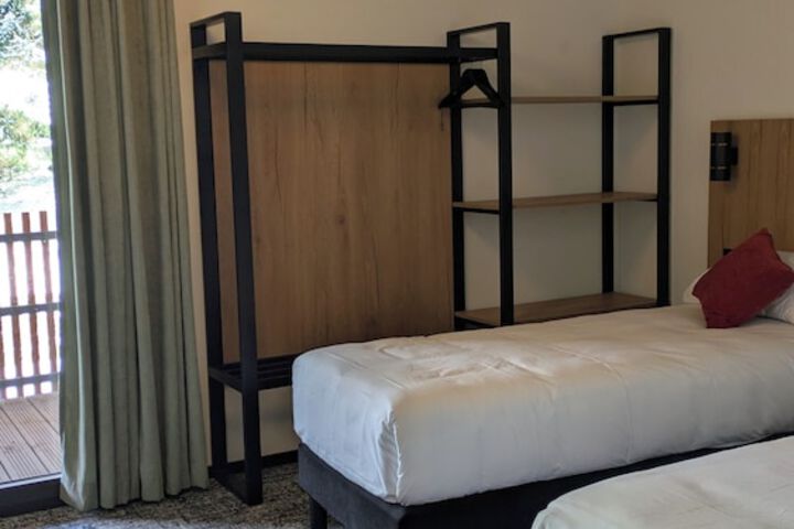 Room 11 of 27