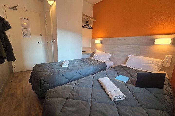 Room 6 of 51