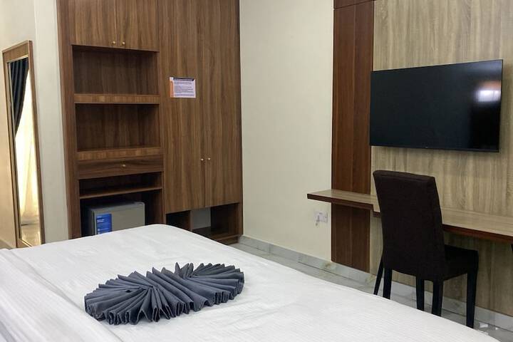 Room 12 of 23