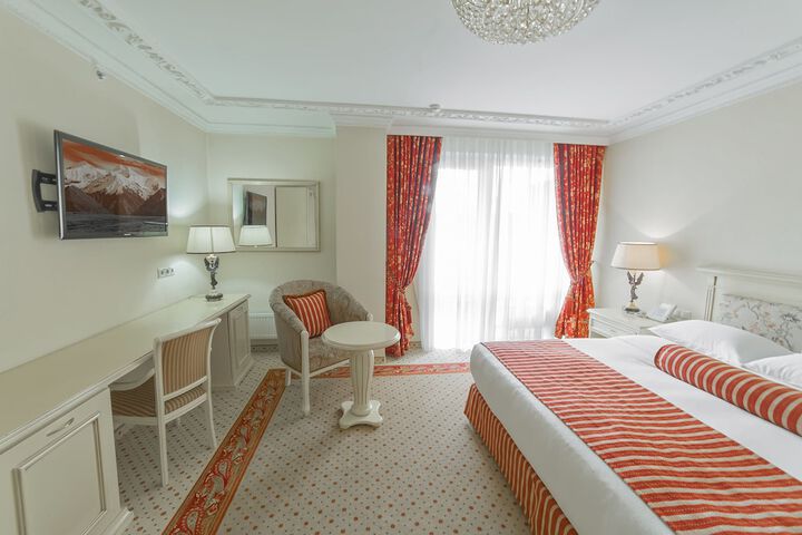 Room 11 of 79