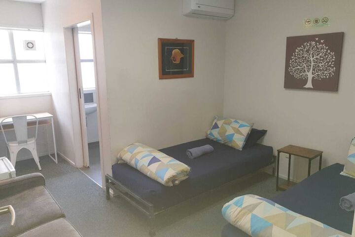 Room 22 of 38
