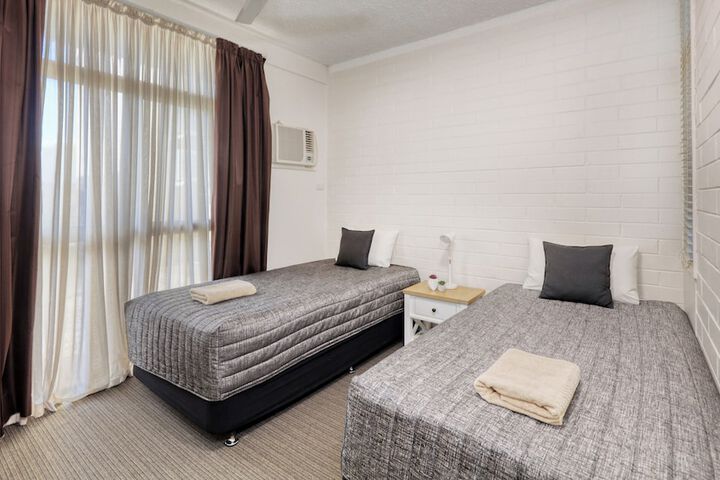 Room 13 of 72