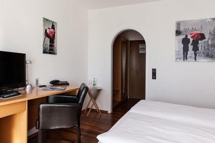 Room 14 of 45