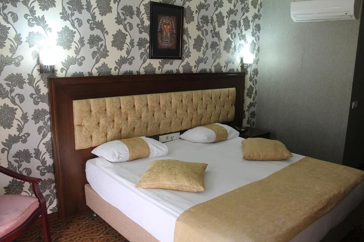 Room 8 of 23