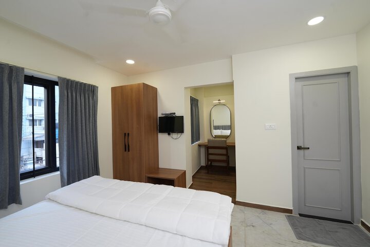 Room 11 of 26