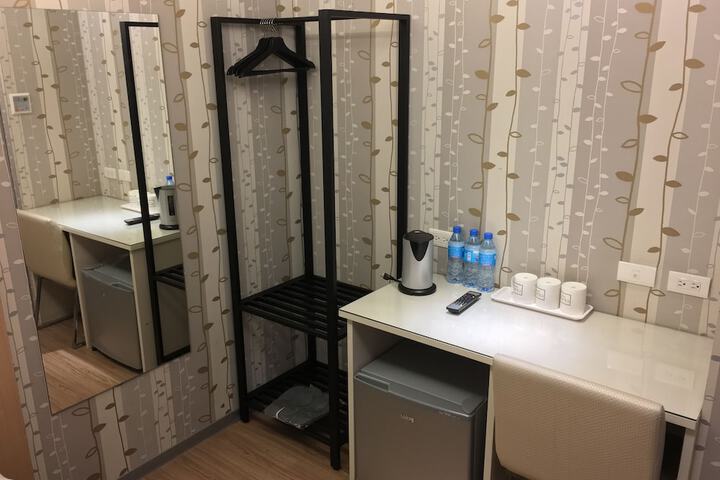 Room 8 of 31