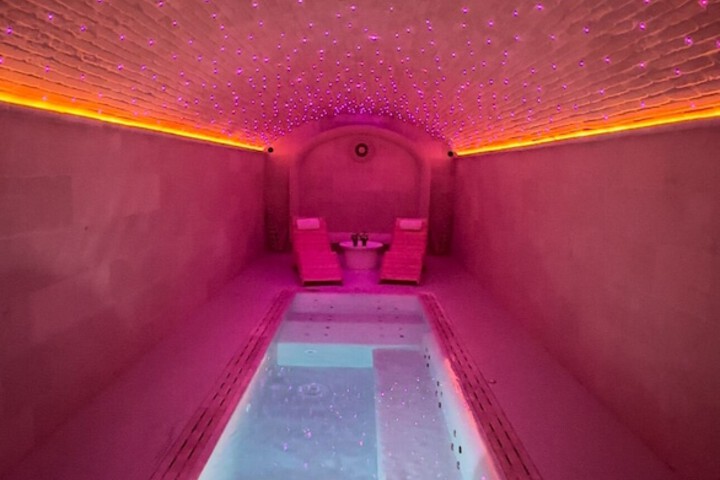 Spa 12 of 15