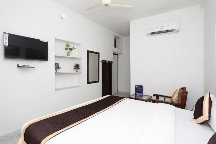 Room 2 of 12