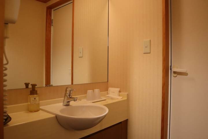 Room 8 of 54