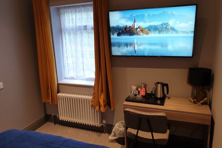 Room 6 of 39