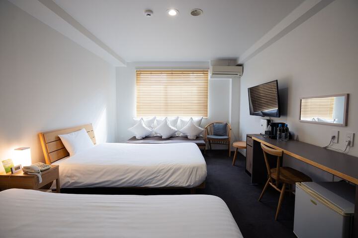 Room 10 of 40