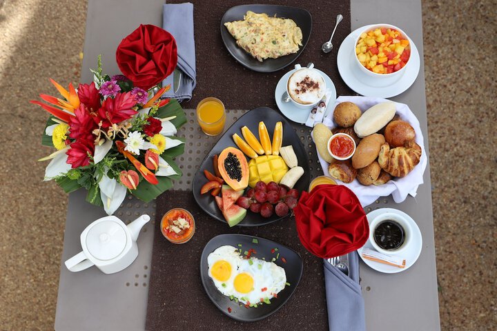 Breakfast/Coffee Service 67 of 76