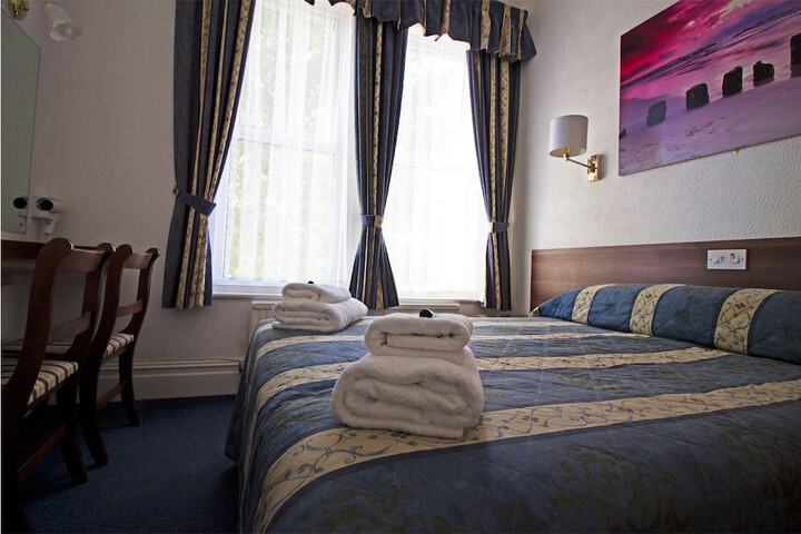 Room 10 of 41