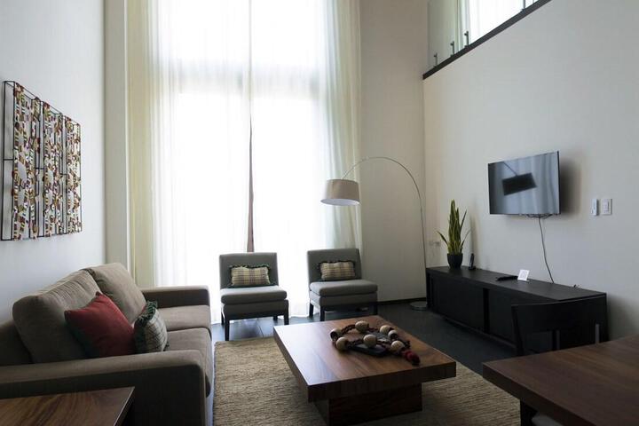 Room 53 of 60