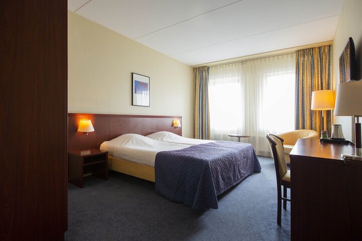 Room 8 of 45