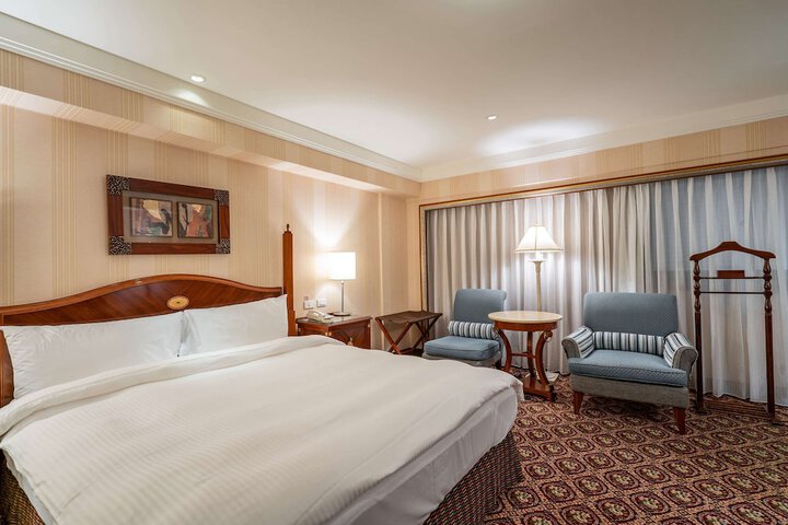 Room 28 of 164