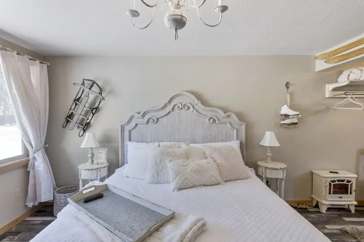 Room 4 of 19