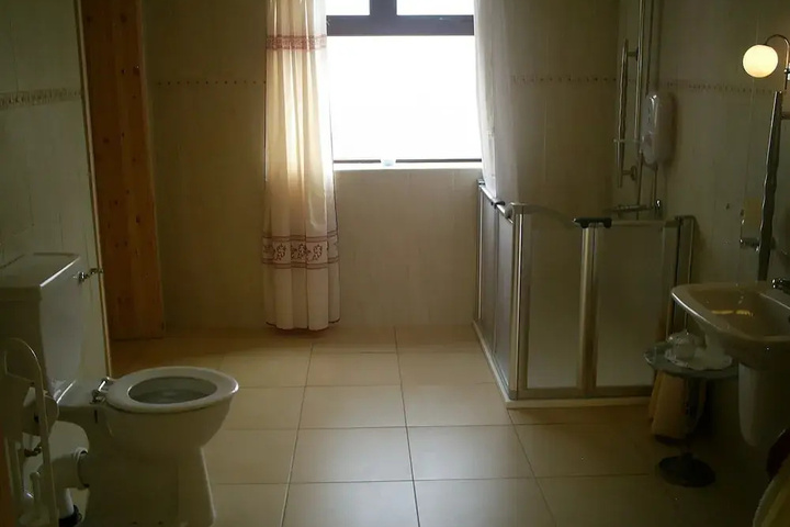 Room 8 of 17