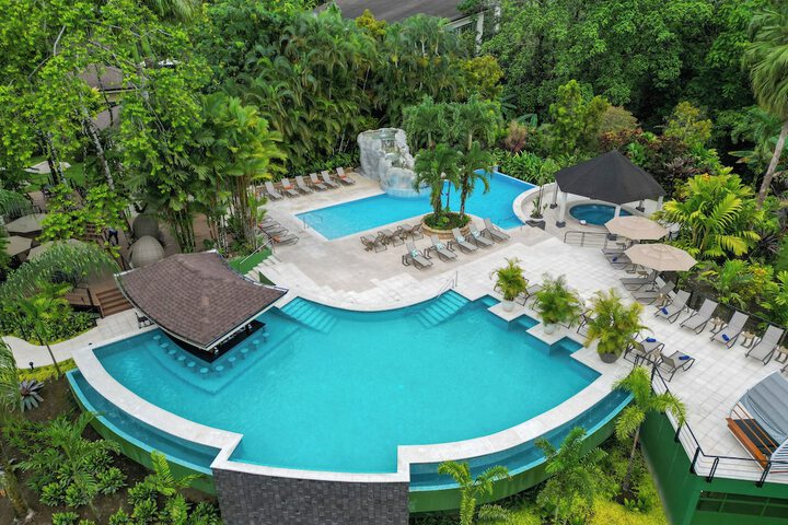 Hotel with Pool