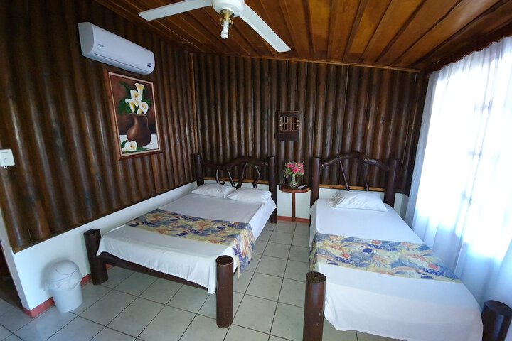 Room 4 of 32