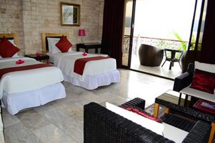 Room 8 of 32