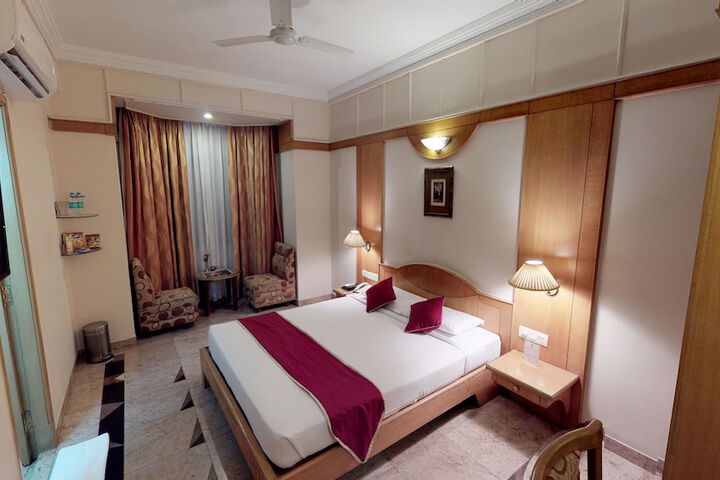 Room 5 of 27
