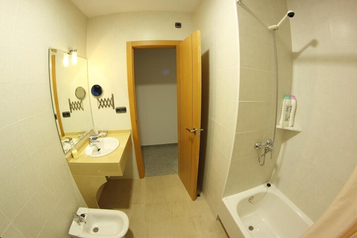 Room 47 of 63