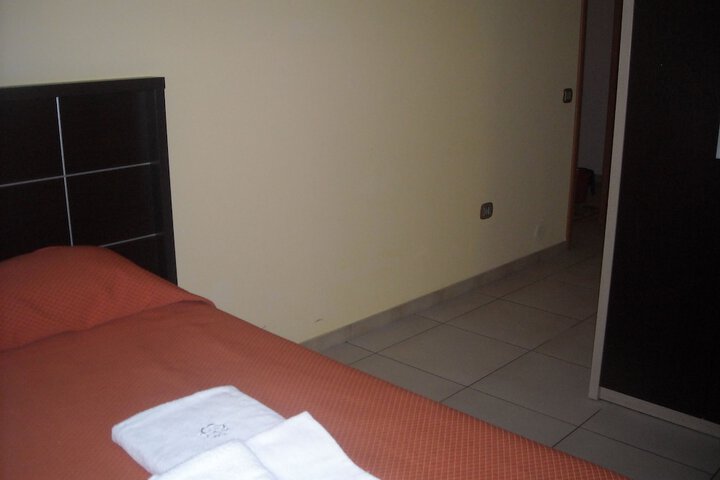 Room 25 of 84