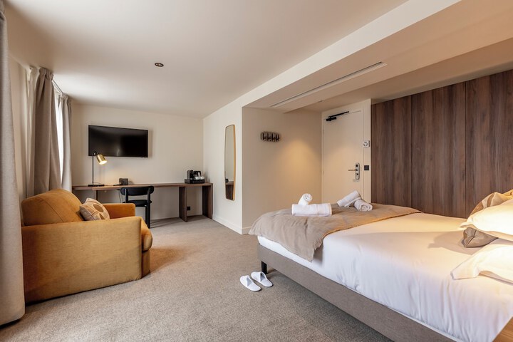 Room 16 of 65