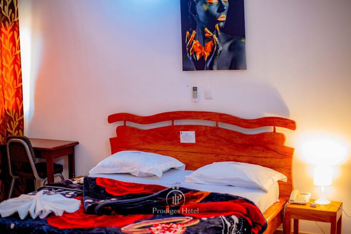 Room 8 of 307