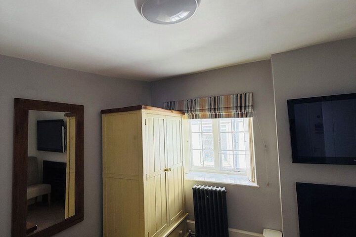 Room 15 of 64