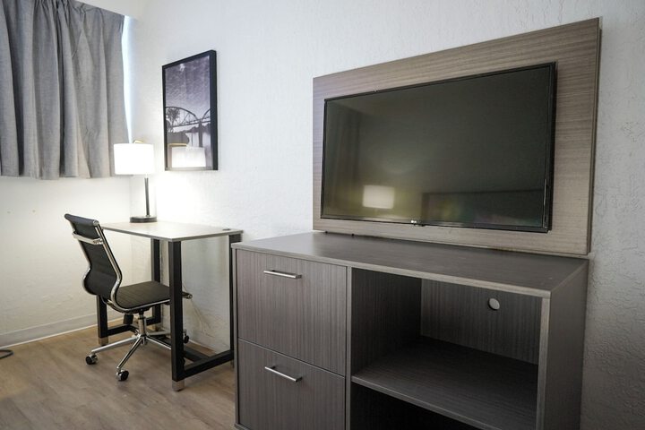Room 15 of 43