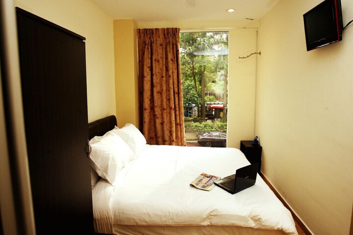 Room 12 of 30