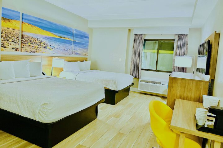 2 Queen Beds Accessible (11 of 11)