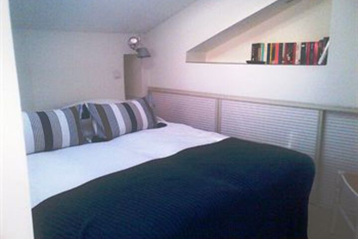 Room 5 of 14