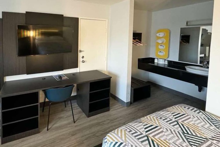 Double Room Disability Accessible (14 of 16)