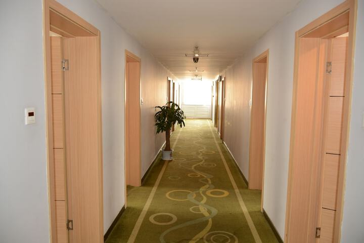 Ballroom/Hall 8 of 9