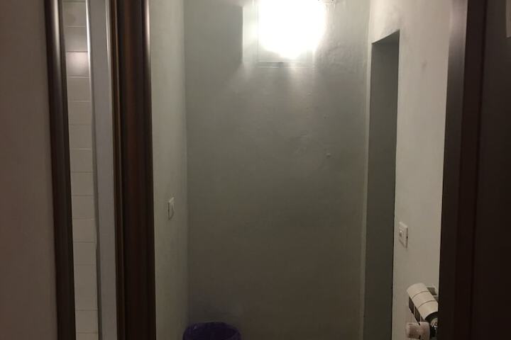 Room 15 of 42